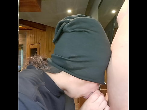 Mamando verga. Me trago toda su leche