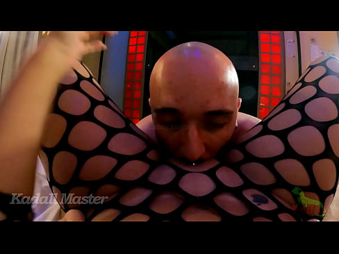 compilado de oral, varias bucetinhas sendo chupadas ate gozar.