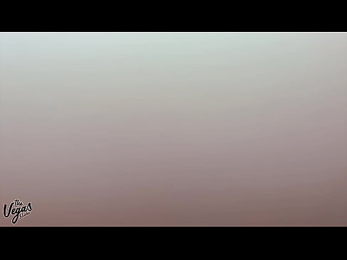 Veneca mamando casero.